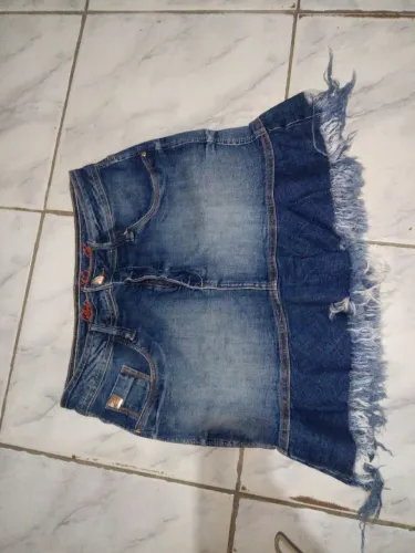 Saia Jeans com Barra Desfiada