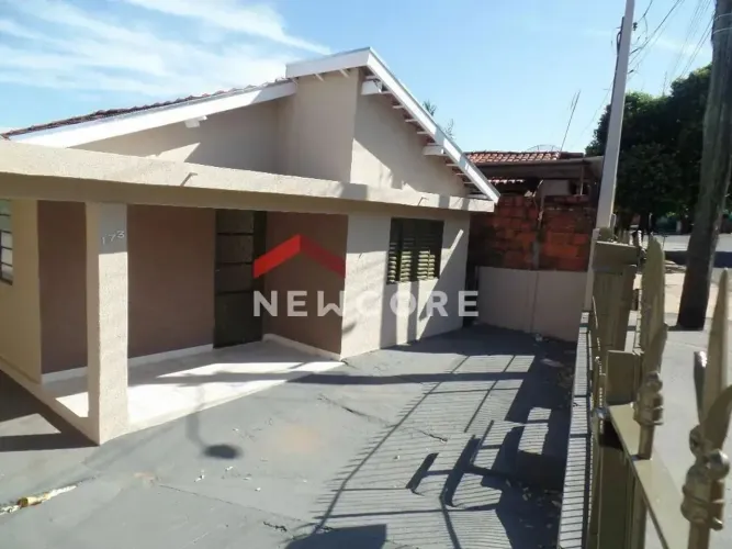 Casa em Avenida Ângelo de Quadros Bittencourt - Jardim Santa Ifigênia - Olímpia/SP