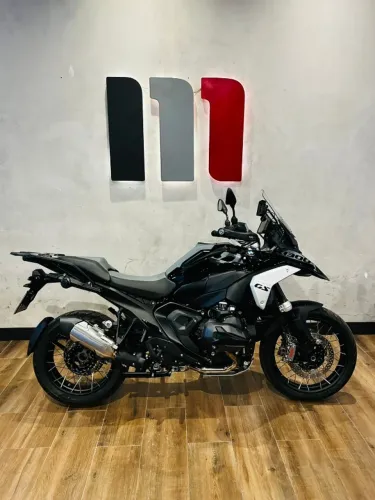 GS 1300 TRIPLE BLACK 2025