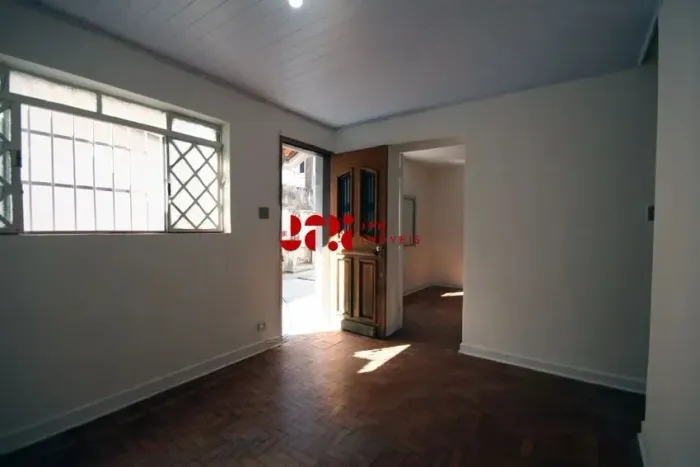 Casa na Liberdade - 60m², 02 dormitórios, 01 banheiro, sem garagem