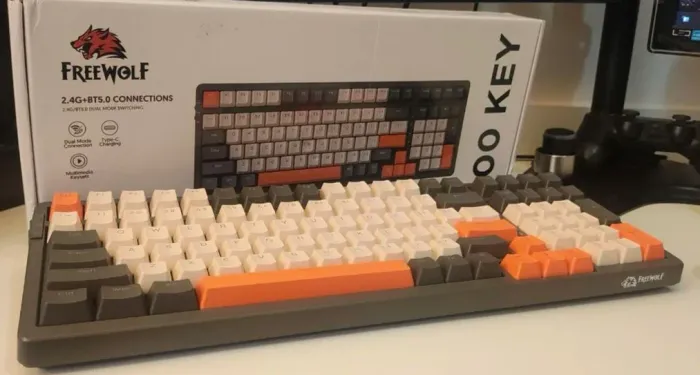 Teclado mecânico freewolf k8