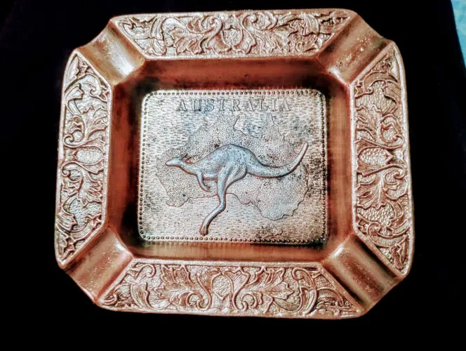 Cinzeiro Raro De Cobre Alto Relevo Canguro Importado Da Austrália <br>R$ 43,20 na 1ª compra