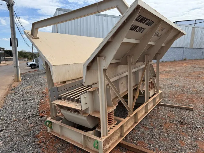 Alimentador 2,70x0,70 Novo sem uso 