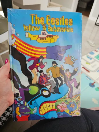 Livro Novo e Lacrado HQ The Beatles Yellow Submarine