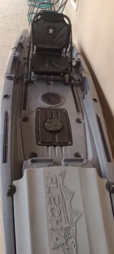 Caiaque flecha e motor elétrico com controle remoto 
