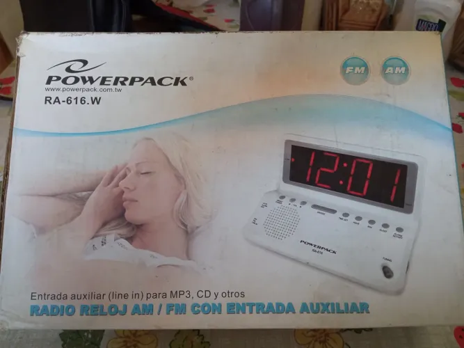 Rádio Relógio AM/FM com Entrada Auxiliar Powerpack RA-616.W