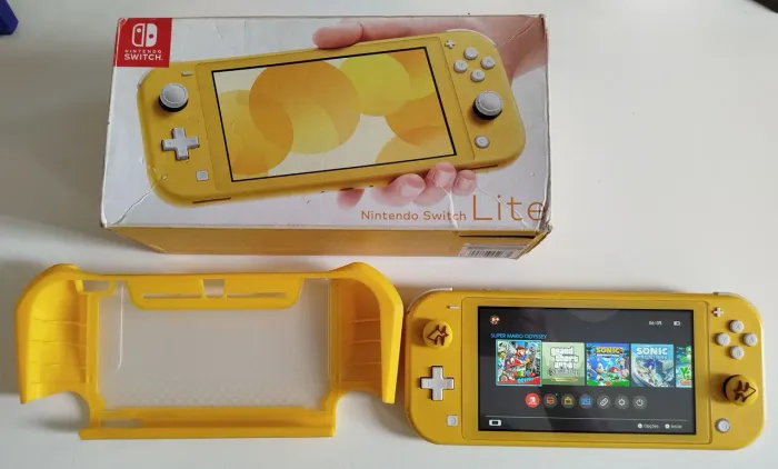 Nintendo Switch Lite 128gb destra vado leia a descrição 