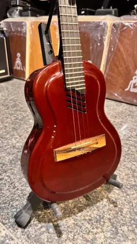 Cavaquinho de Luthier Franco Cortez elétrico