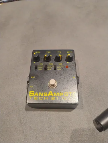 SansAmp GT2 Tech 21 - Pedal Guitarra