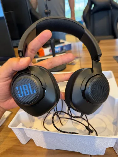 Fone JBL quantum 100m2 open box