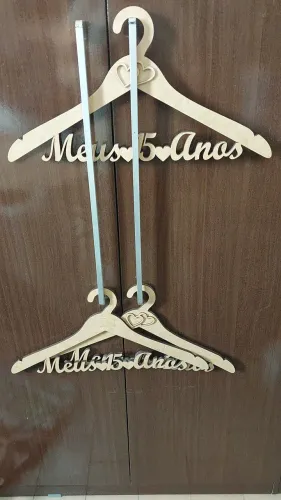  3 cabides Meus 15 anos