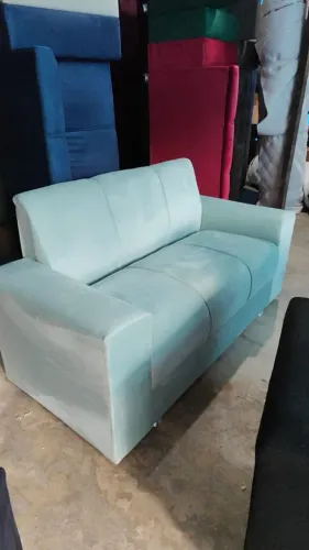 Sofá 3 Lugares + Puff Novo - Design Moderno