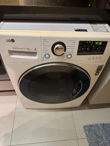 Lava e seca LG Direct drive 11/6 KG 