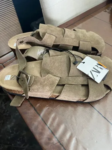 Sandália masculina tamanho 42 nova Zara 