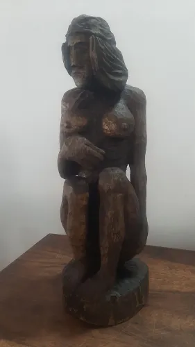 Escultura Talhada de Madeira - Arte Decorativa