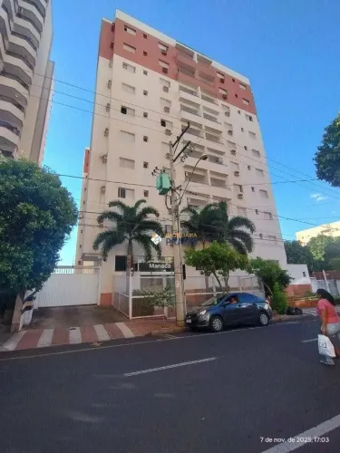 Lindo apartamento na rua Benjamin Constant, no Vila Imperial, riquíssimo em armários, próx