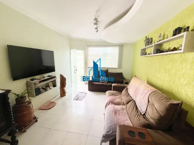 Casa Geminada 4 quartos com suíte e 4 vagas no Castelo - Belo Horizonte/MG
