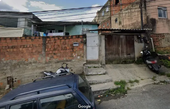 Casa com terreno da Rua Australiana em Jardim Meriti - São João de Meriti