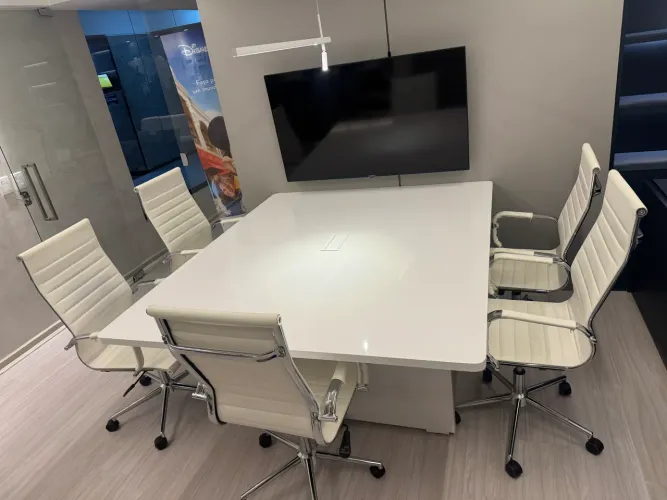 Mesa retangular em MDF