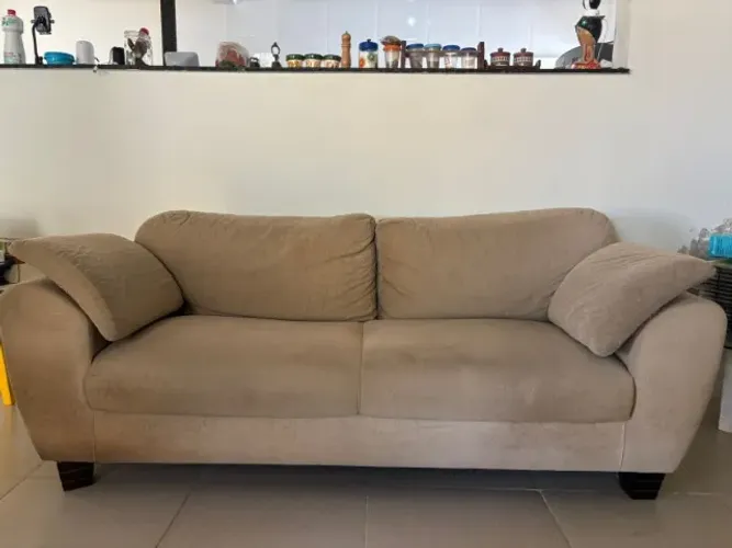 Vendo 2 sofás um maior (1,98 X 86 Cm) e outro menor (1,57 X 86Cm) os dois por 850,00