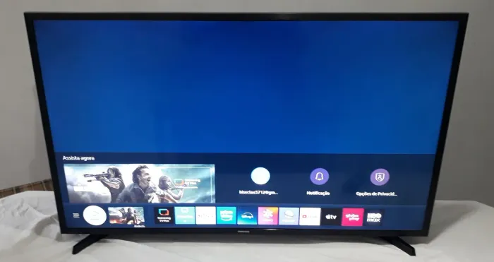 Vendo uma TV SMART SAMSUNG 43' TIZEN COMPLETA