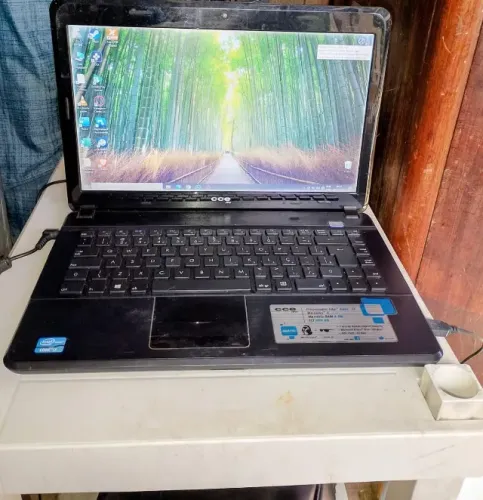 Notebook CCE usado, bom estado.