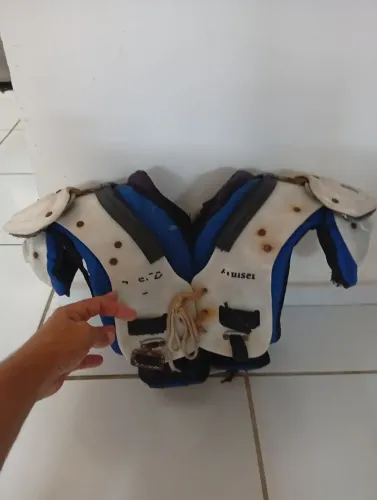 shoulder pad bruiser XL grande.