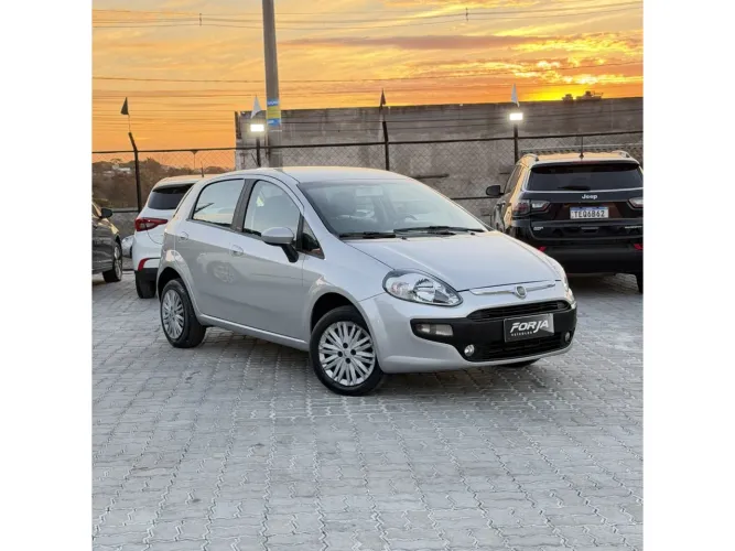 Fiat Punto Attractive 1.4 Fire Flex 8V 5P 2014