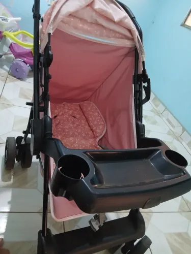 VENDO -Carrinho De Bebê Rosa