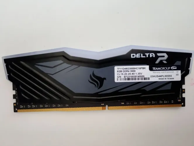 Memória RAM 8gb RGB