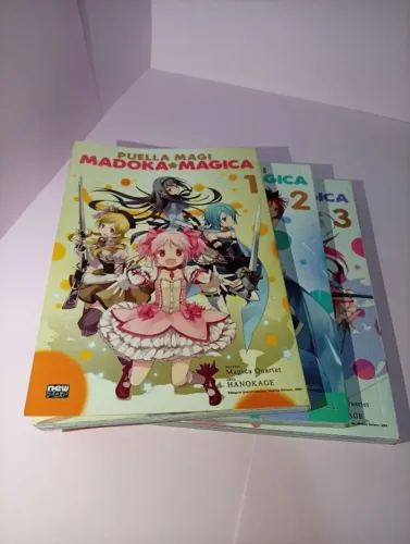 Mangá Madoka Magica v. 01 ao 03 (usado | como novo)