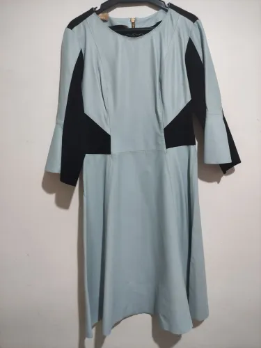 Vestido Cris Capoani em couro - elegante e sofisticado