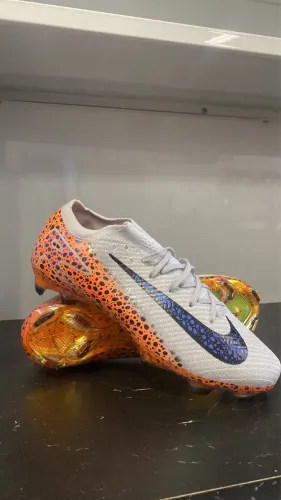 Chuteira Nike 