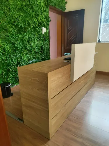 Balcão de Recepção Planejado + Gaveteiro | 2,02m | Excelente Estado