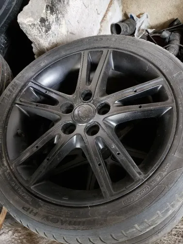 Rodas aro 17 / 5 furos Montadas com pneus 900,00 oportunidade