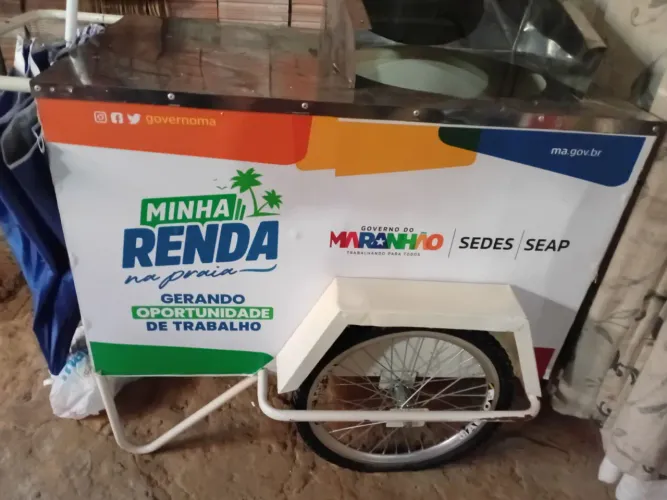 Vendo carrinho de lanche com fogão industrial