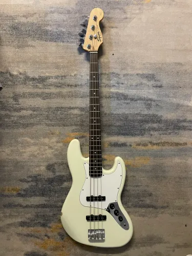 Baixo Squier Jazz Bass 4c