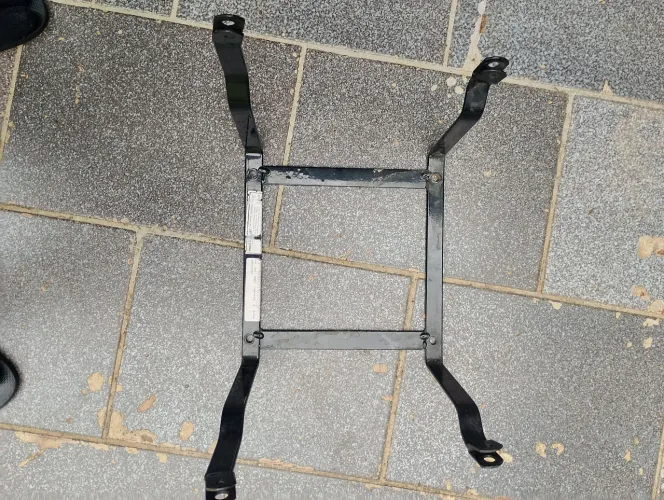 Suporte de baú da factor 125 2009
