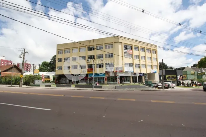 IMOBILIARIA JUVEVÊ ALUGA SALA COMERCIAL BACACHERI AV.ERASTO GAERTNER PRX BALAROTI PARQUE B