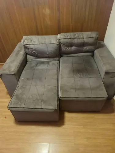 Vendo sofá retrátil usado, por 250 reais. 