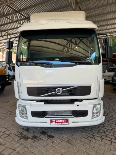 Volvo VM 260 Graneleiro 2011