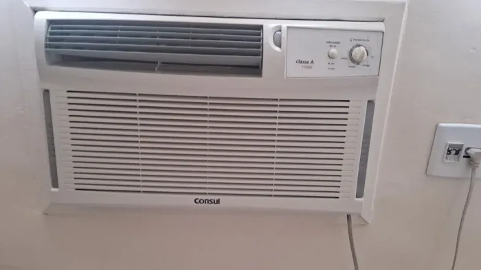 Vendo Ar cond. 12 mil Btus 220V Consul