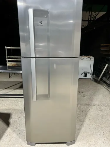 Vende-se geladeira Electrolux 475 litros