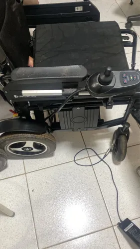 Cadeira de rodas automatizada 