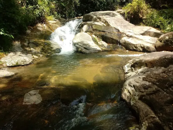 Casa de campo em Serra de Bertholdo, cachoeiras de macacu