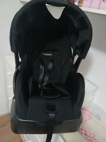 Bebê conforto kiddo com base veicular  mais outra cadeira fishe prace estado de novo pouco