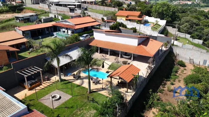 Chácara com 3 Quartos e 3 banheiros à Venda, 1.000 m² por R$ 850.000 Cód. ch2667