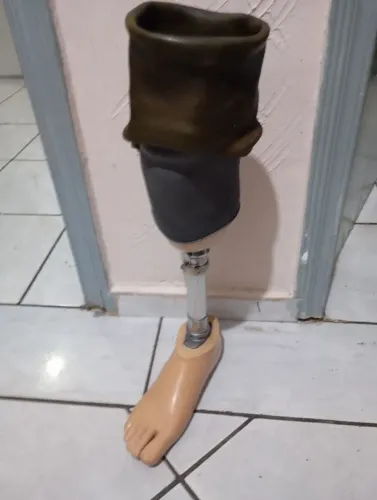 prótese transtibial (abaixo do joelho)