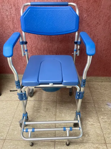 Cadeira higiênica D60