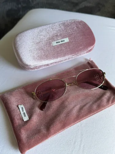 Óculos de sol MiuMiu